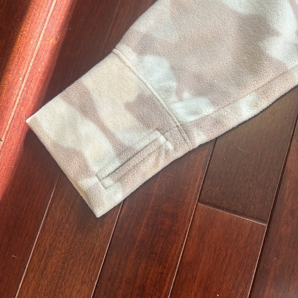 Old Navy Active Pink Camouflage Zip Jacket - Picture 5 of 9